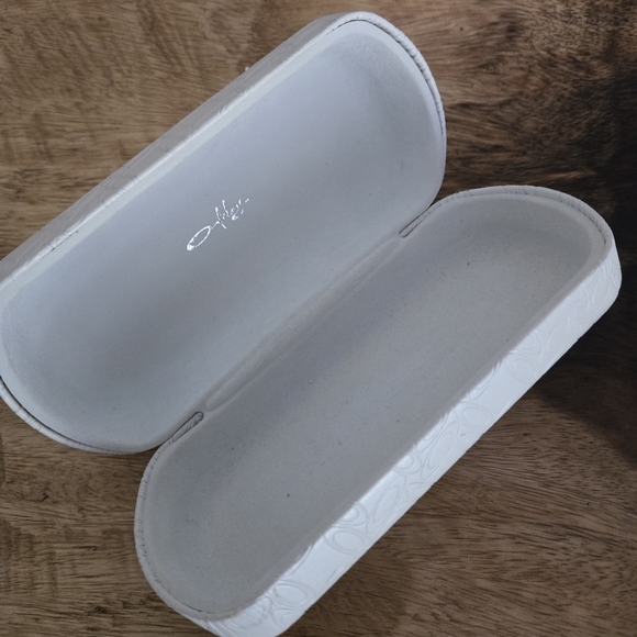 Oakley White Embossed Cylinder Hard Eyeglass Case - Picture 6 of 10